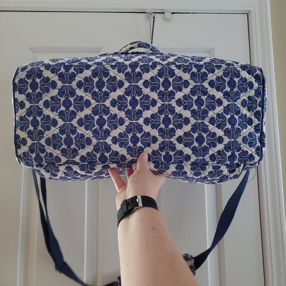 Vera Bradley Cobalt Tile Blue White Large Weekender Travel Bag - Picture 15 of 16